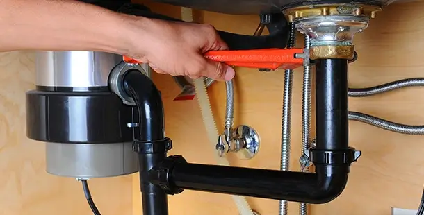 Tightening a sink connection